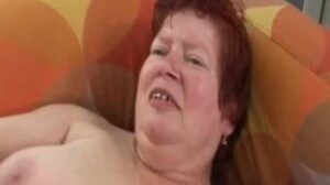 BBW-Oma bekommt Fick mit Mösenfüllung